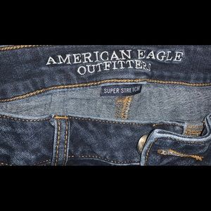 ❌SOLD❌ American Eagle Medium/Dark distressed jeans